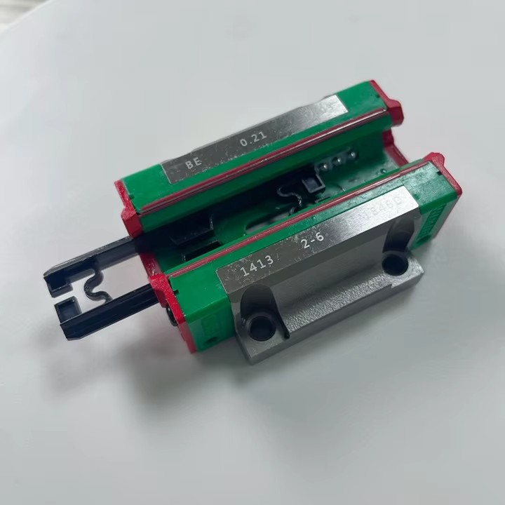 In Stock Original HIWIN QHW15 Silent Linear Guideway Carriage F02RZ200 Flange Type Linear Motion Slide Block