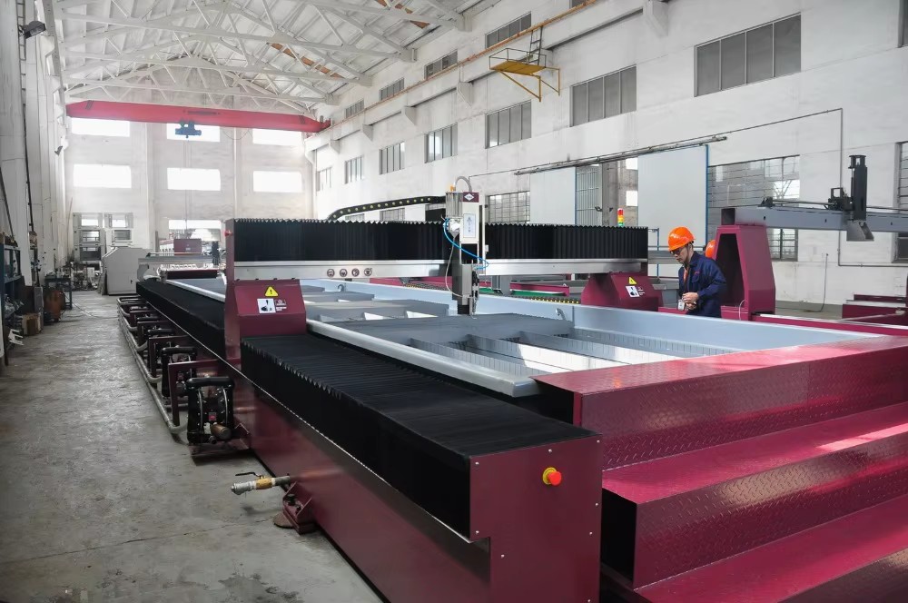 1.5x2m to 2x8m Swing Arm CNC Controlled Waterjet Cutting Machine for Warehouse Applications