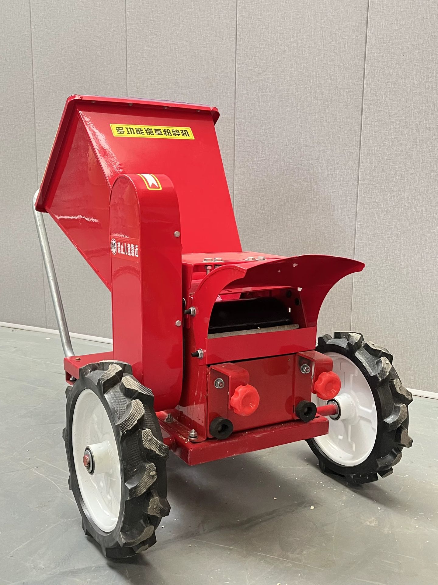 Farm Machine Wood Crusher Sawdust and Tree Branches Chipper Effective for Tree Cutting