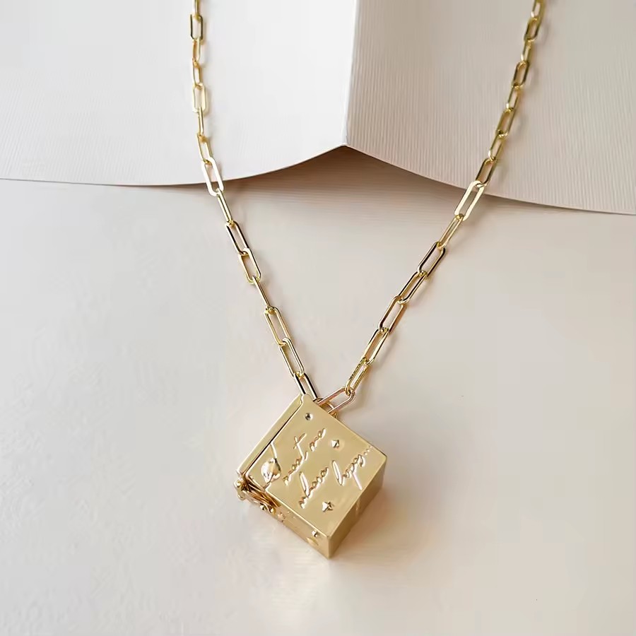 Product Importer Gallery 06 · 3107572c53