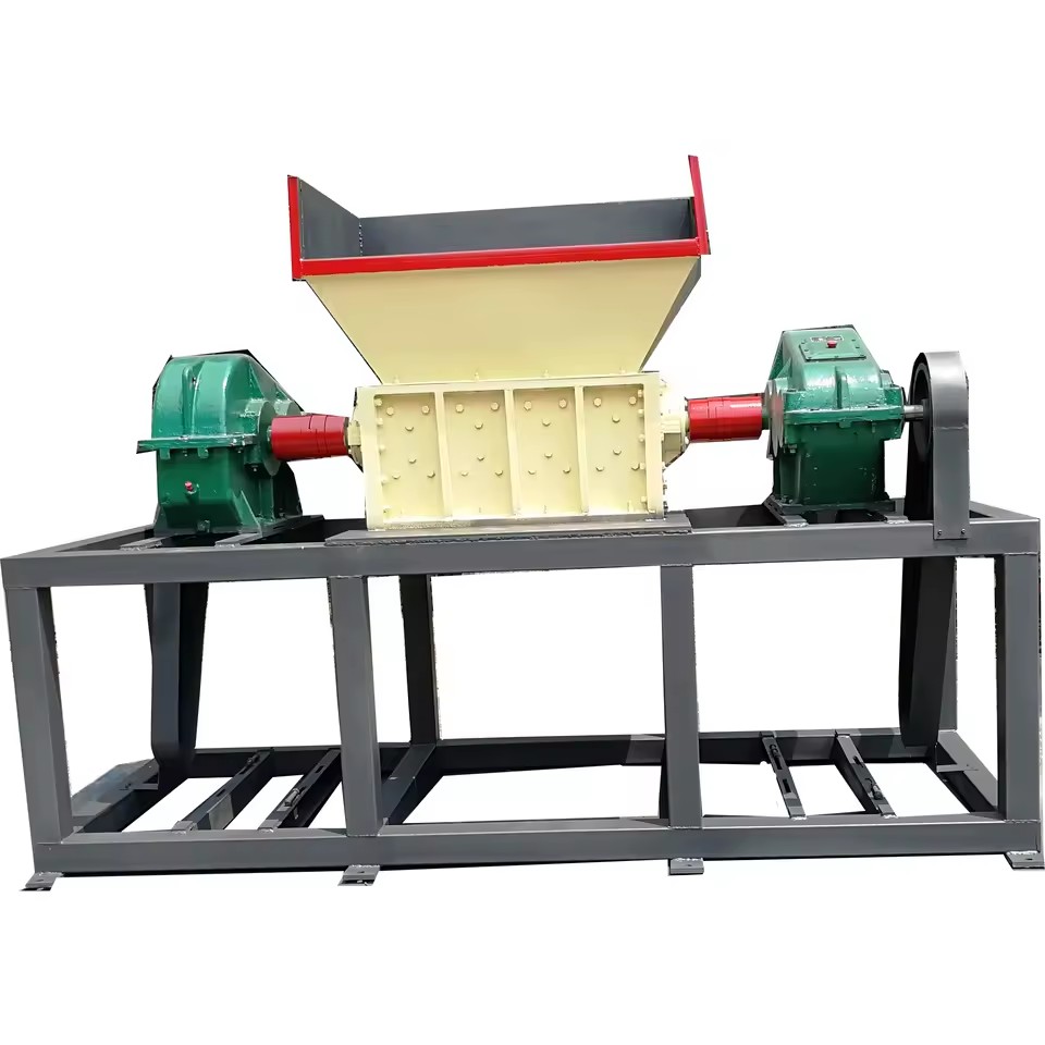 Introducing the Industrial Recycled Machine, a Versatile Unit Capable of Shredding Plastic, Wood Pallets, and Tires.