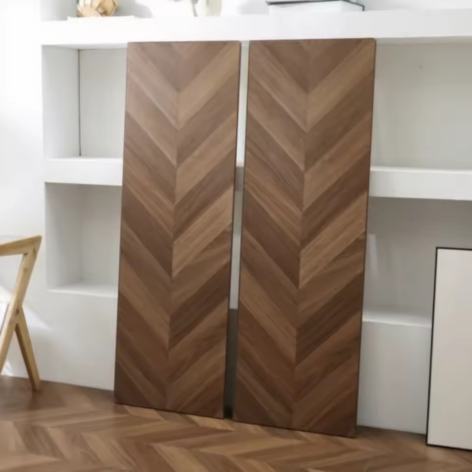 Fishbone Pattern Medium Density Fiber Board AC3 Waterproof Wear-resistant Flooring Natural Color Herringbone Oak Parquet