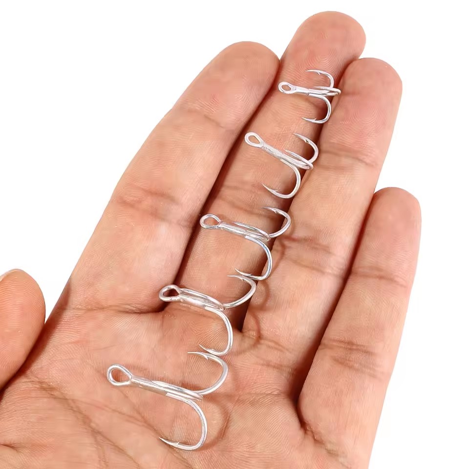 High Quality Strong Saltwater Treble Fishing Hook for Catfish & Pike Float Fishing Lure