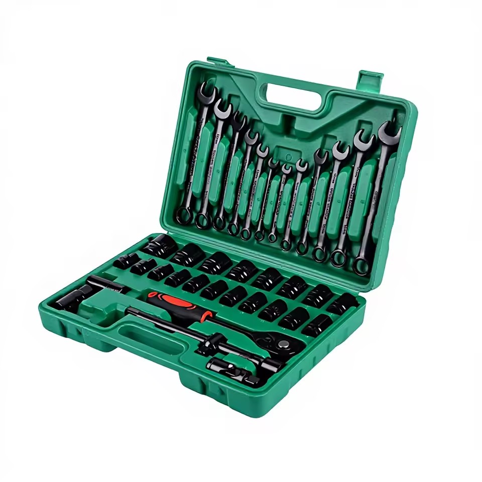 32-piece Multi-Purpose Socket Set Mechanics Ratchet Wrench Kit Black Car Emergency Home Use Automotive Repair Tools Construction