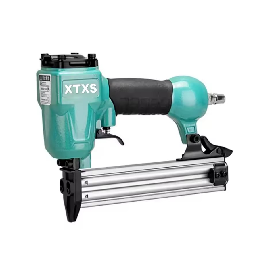 XTXS 422J Industrial DIY Pneumatic Air Stapler Gun 20GA Gauge 2in Nail Length 100pcs Capacity 3-Year Warranty Furniture Nail