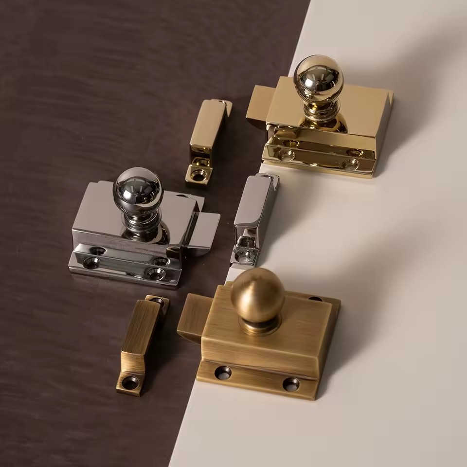 DOOROOM H59 Solid Brass Heavy Duty Spring Loaded Cabinet Latch for Drawer Cupboard 45x45mm
