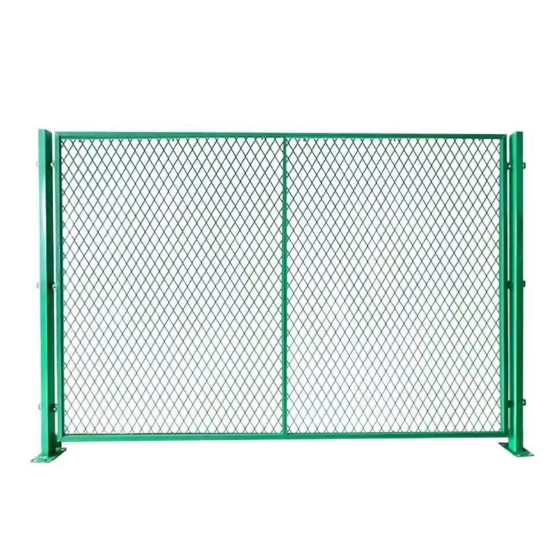 Green PVC Coated Wire Mesh Fence 75x75mm for Poultry Farm Fence Durable Steel Supplier