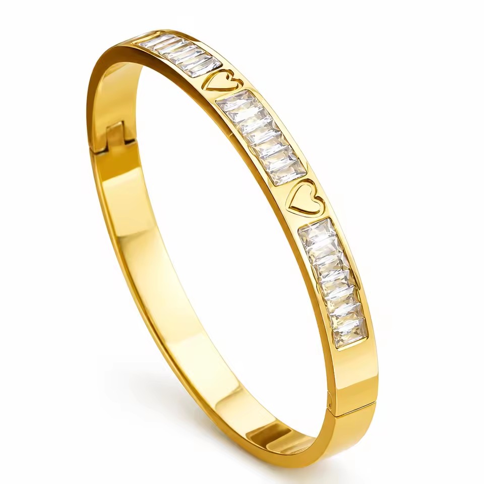 18k Gold Plated Stainless Steel Unisex Zircon Inlaid Heart Engraved Trendy Versatile Jewelry Gift Bangle Third Party Certified
