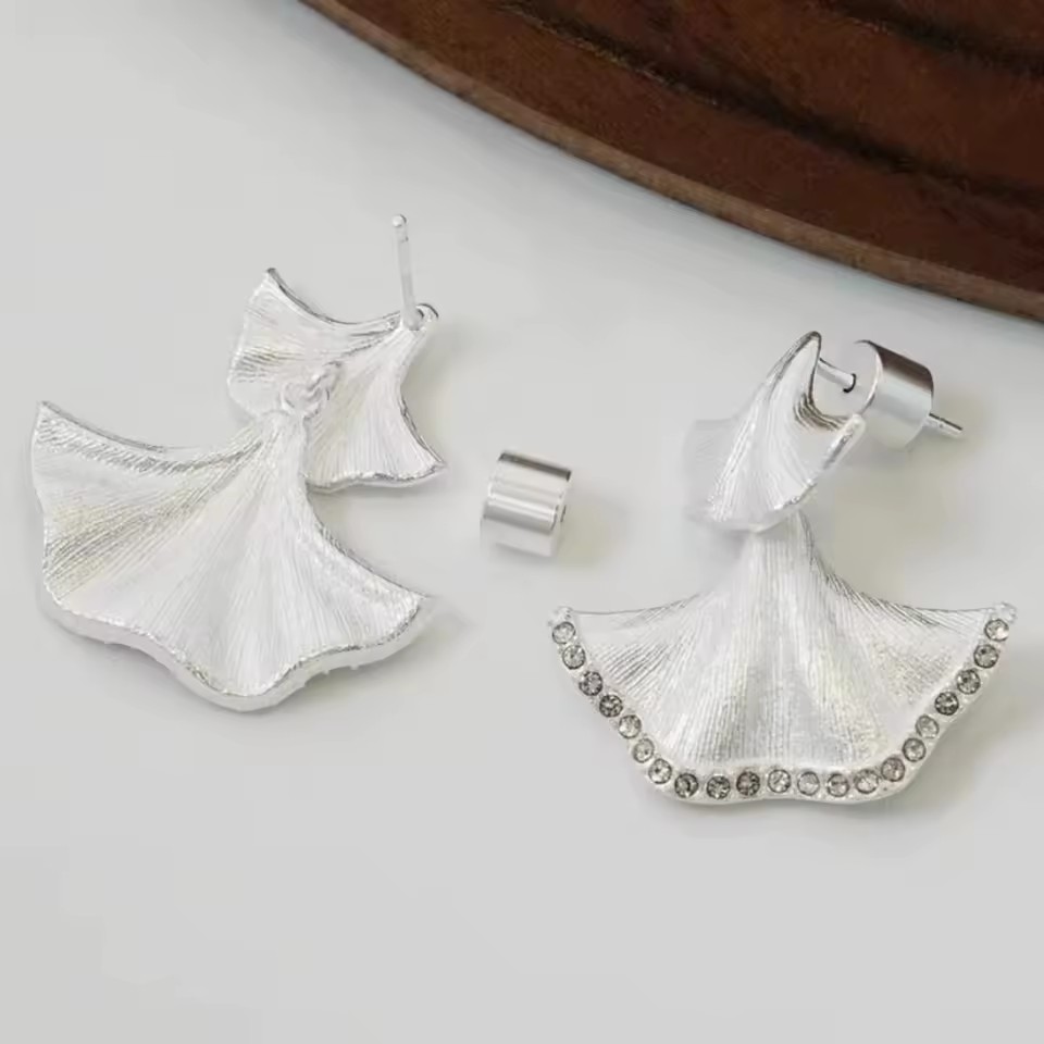 Exquisite Handmade Gold-Plated Brass Ginkgo Leaf Drop Earrings Vintage Style Fashion Jewelry for Women's Party Occasions