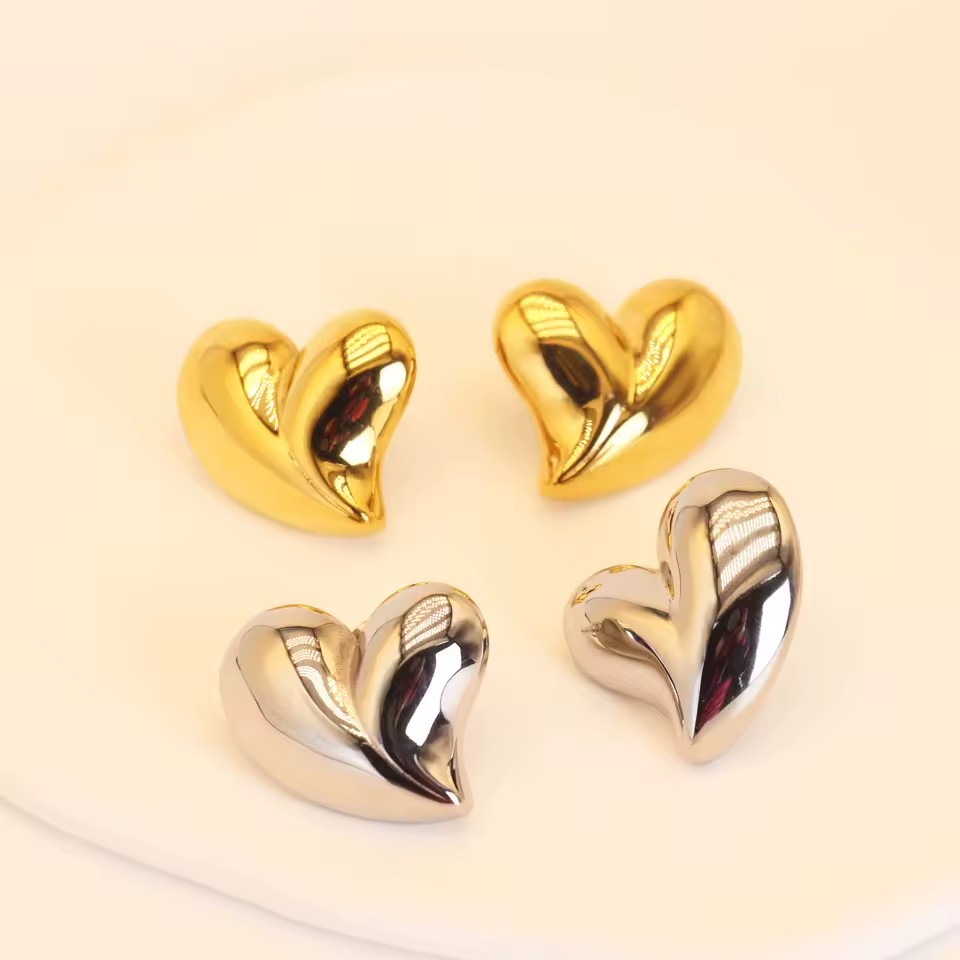 Stainless Steel Heart Love Stud Earrings Creative Metal High Quality Waterproof Romantic Chic Jewelry Women
