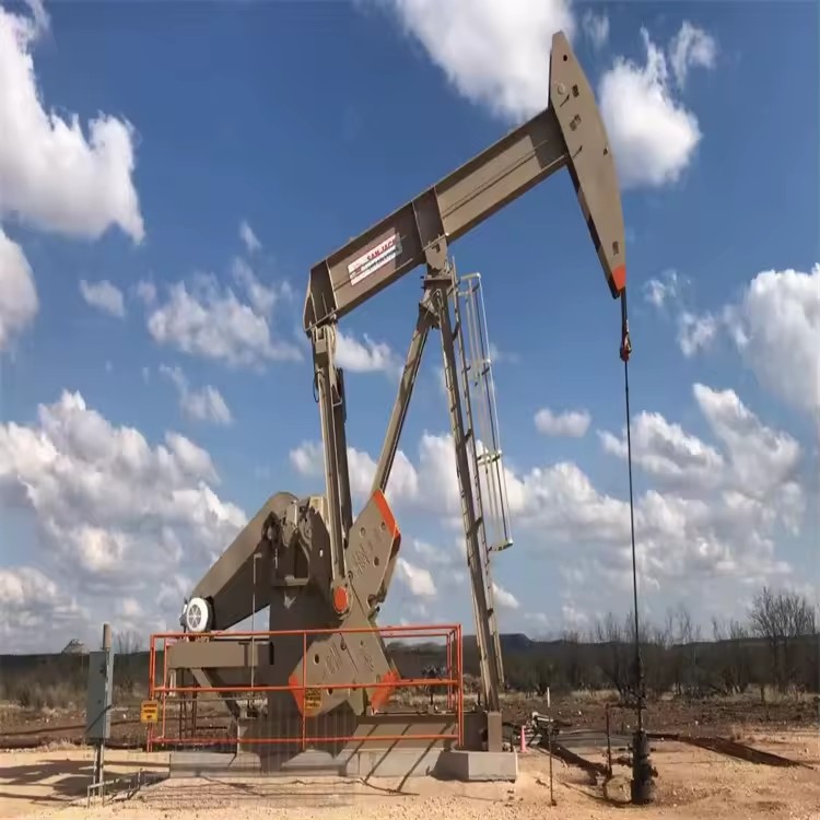 API 11E Standard High Efficiency Beam Type Oilfield Pumping Unit for Onshore Crude Oil Production