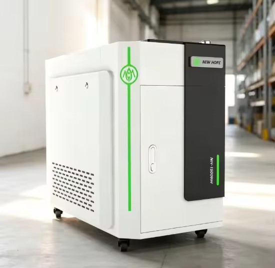 Continuous Handheld Fiber Laser Cleaning Machine for Rust Paint Oil Oxide Removal
