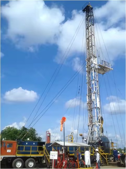 High Quality API XJ350 XJ450 XJ550Truck-mounted Drilling Rig for Oil Wells