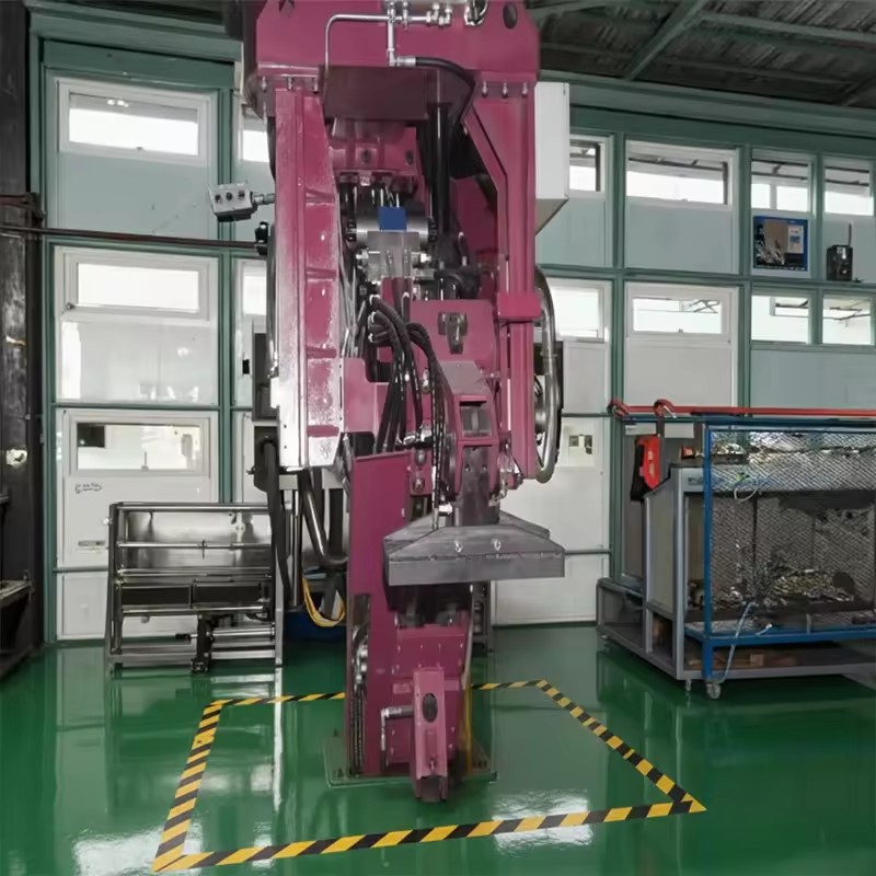 Energy Saving Electric Low Pressure Casting Machine Ideal for Precision Instrument and Medical Device Component Factories