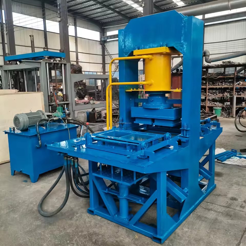 Stable Output Recycled Plastic Brick Making Machine Hydraulic Motor Multi-Mold Paver Hollow Block Production Line for Africa