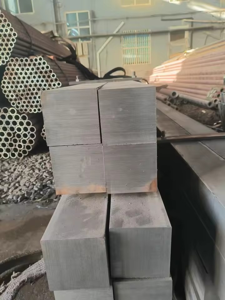Cold Drawn Solid Square Bars with Good Quality and Fixed Length