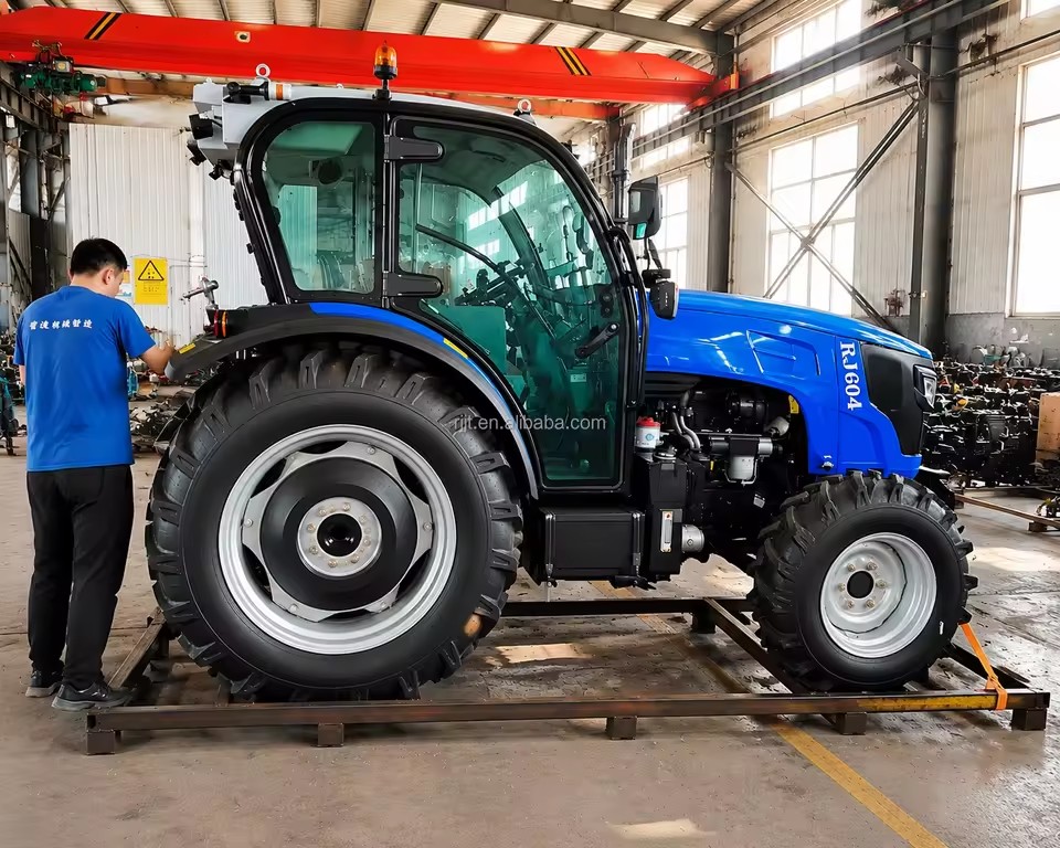 Tractor 4WD Agricultural Farm Compact Mini Tractor with Loader 50-100HP Gear Drive