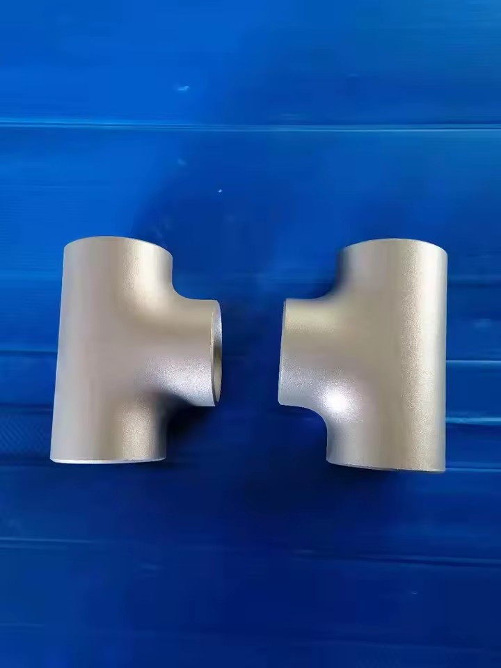 Heavy-duty Anticorrosive Agent for Oil Drilling 160XXS Thick-walled Carbon Steel A234wpb Seamless Forged Three-way Pipe Fittings