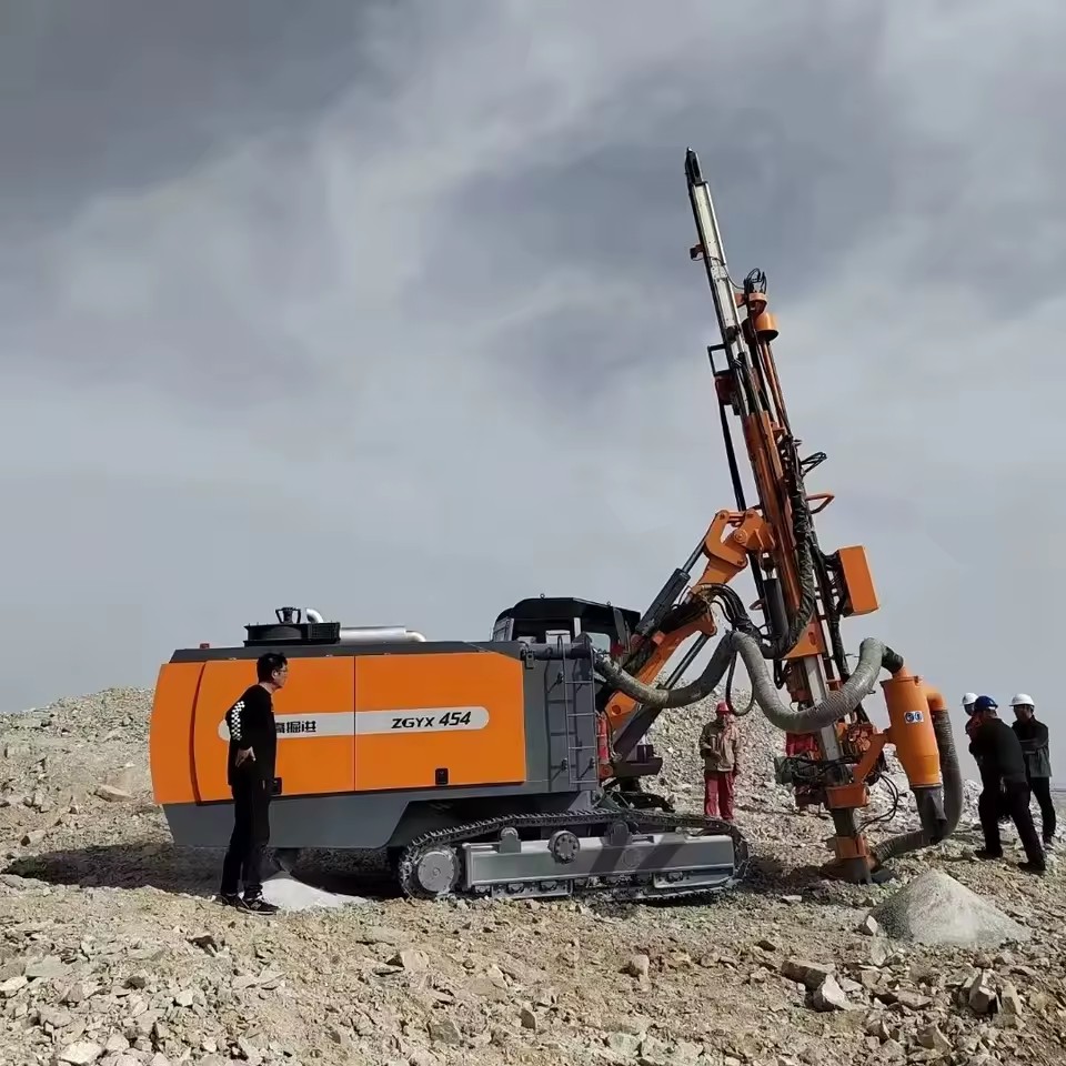 Zhigao ZGYX 454 Integrated Open Pit DTH Hydraulic Surface Gold Mine Drilling Rig 115-152 mm