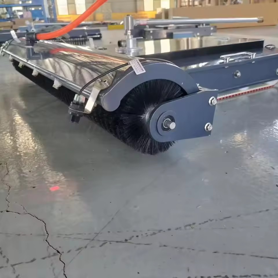 Solar Panel Cleaning Robot with Motor Energy-Saving Remote Control 220V 6KG 1 Year Warranty