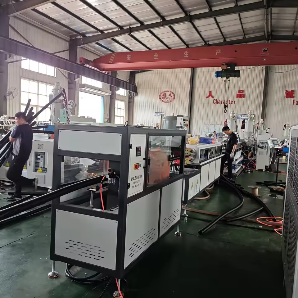 ID32mm-OD110mm Plastic Corrugated Pipe Extrusion Line 90mm HDPE DWC Pipe High Speed Molding Machine