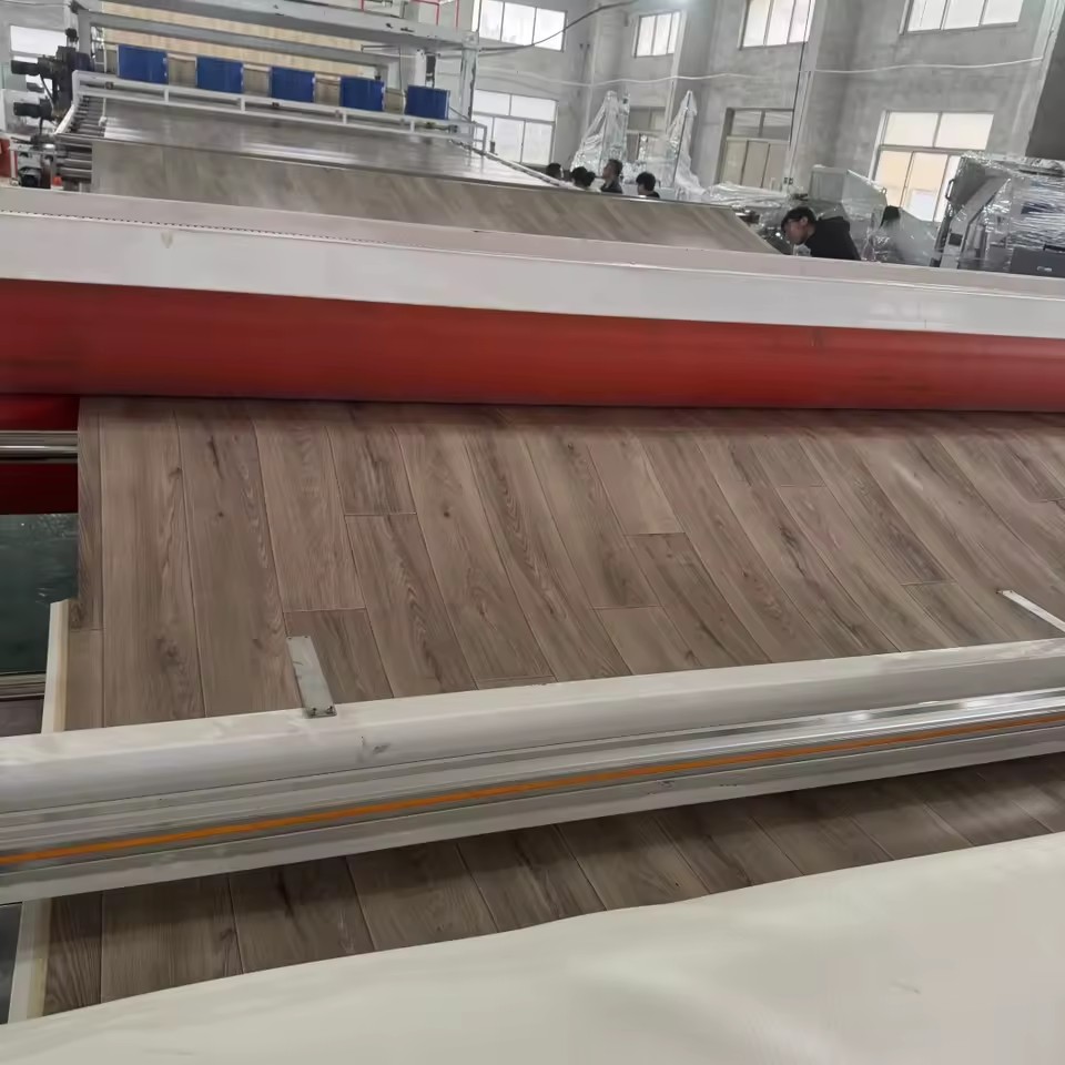 Best Selling Automatic PLC Control Plastic Making Machine WPC Decking Board Extrusion Line PVC Floor Sheet Production Line
