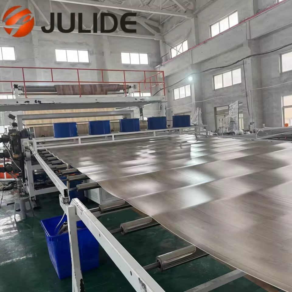 Automatic High Efficiency PLC Control SPC Floor Board Vinyl Plank Plastic Extrusion Manufacturing Line PVC Floor Sheet Machine
