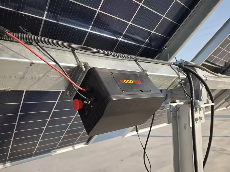 Single-axis Solar Tracker Controller with 250-1500VDC Input 24VDC Motor Drive 5-Year Warranty