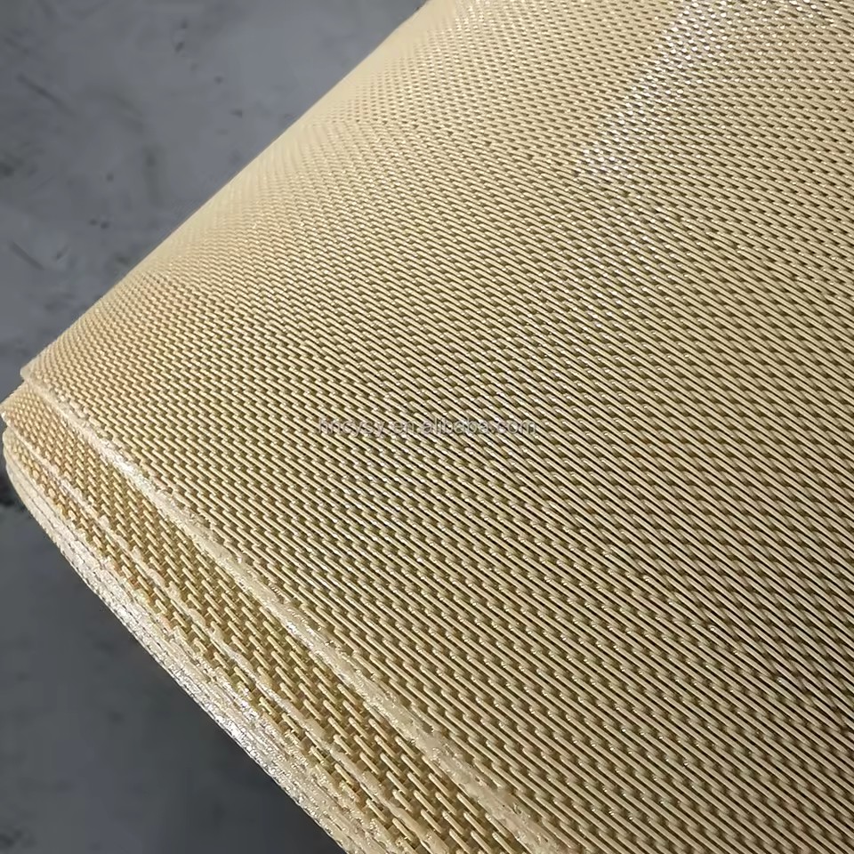 Durable Polyester Mesh Beach Mat UV-Resistant Surface for Wheelchair Access & Family Beach Days