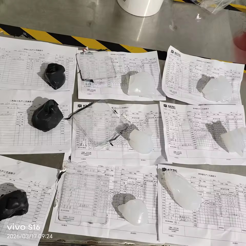 Hexagonal Pattern Coconut Shell BBQ Charcoal Briquettes Machine-Made Rubber Cutting Service Included Black OEM Brand