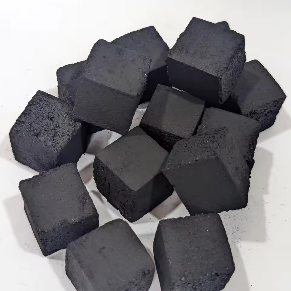 Wholesale Eco-friendly Coconut Charcoal Machine-Made Briquettes 2% Ash Cube High Hardness 7500J Calory for Barbecue (BBQ)