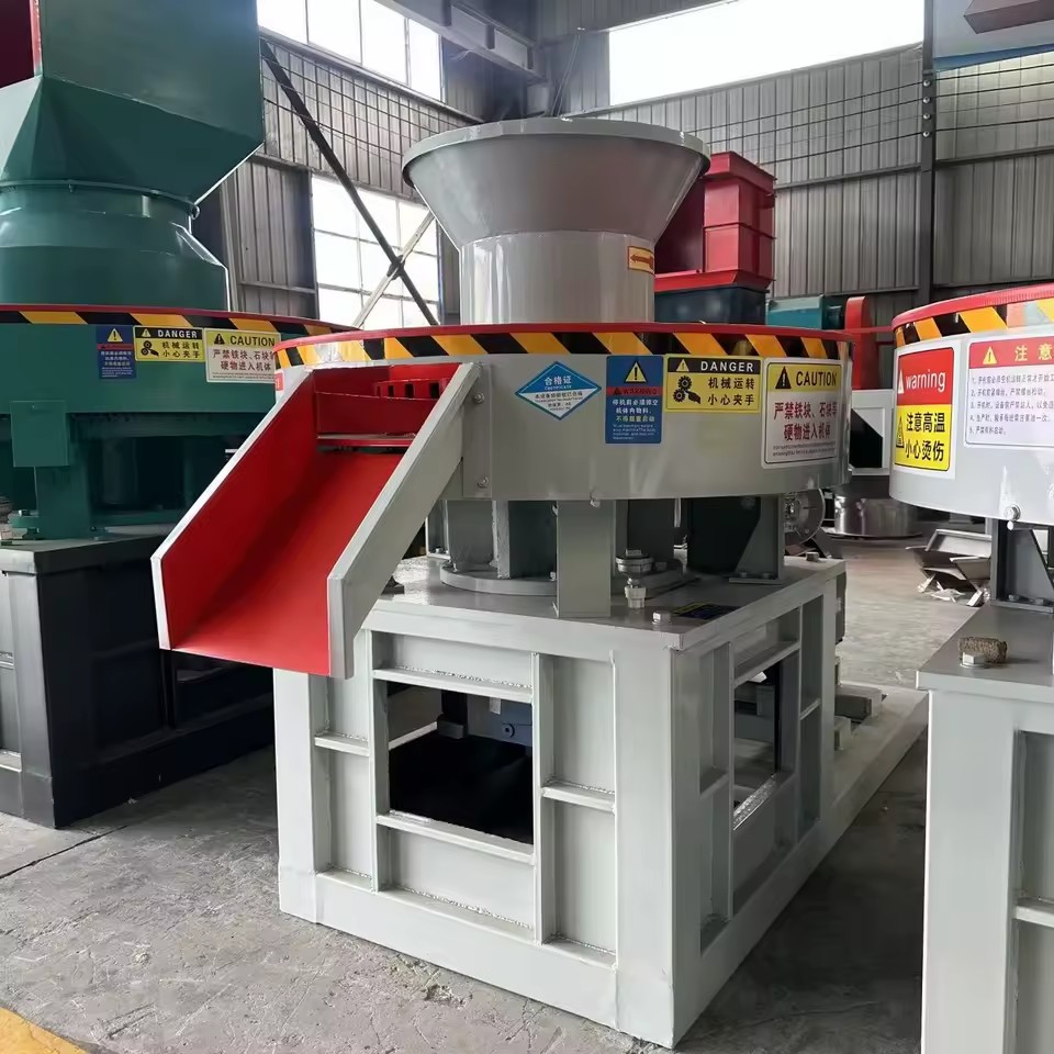 Solid Waste Biomass Press Machine Waste Plastic RDF Briquetting Equipment 1000-6000kg/h Engine Core 380V 1 Year