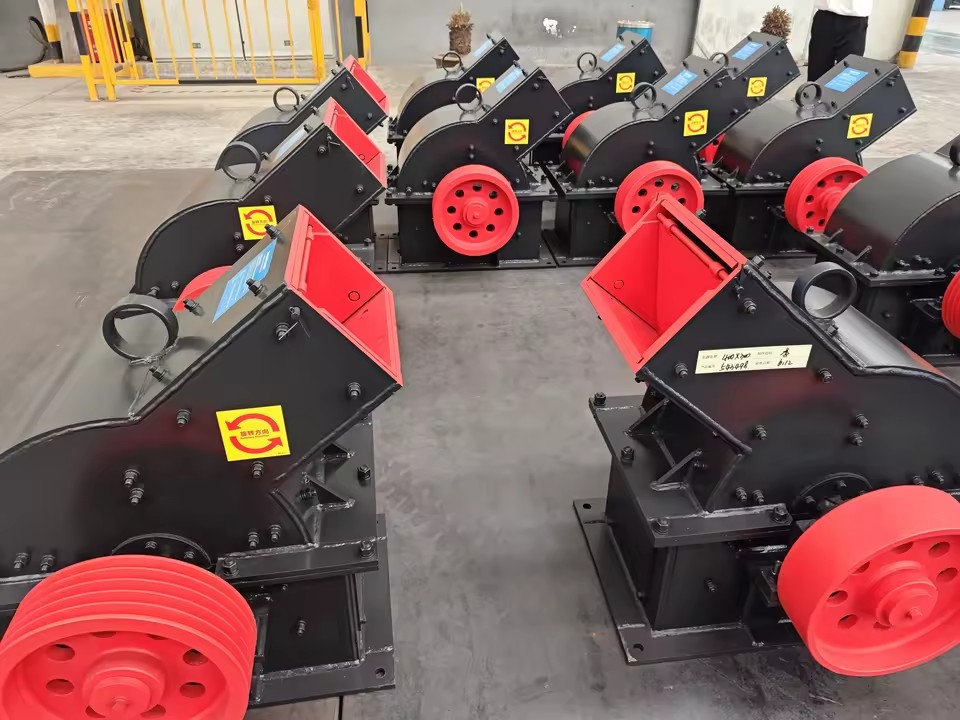 Small Portable High Productivity Hammer Crusher Mill AC Motor for Limestone Rock Gold Ore Mining Glass Construction Waste