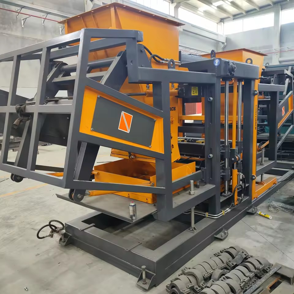 Concrete Block Machine Production of 28,000 Interlock Hollow Bricks in 8 Hours with Engine Bearing & Gear