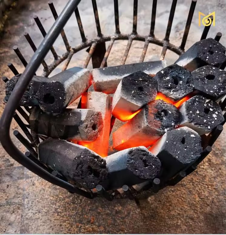 Smokeless Hexagon Coconut Shell Black Charcoal Briquettes 55-75% Fixed Carbon 50mm 5-7 Hrs Burn Time Clean Burning BBQ Grill