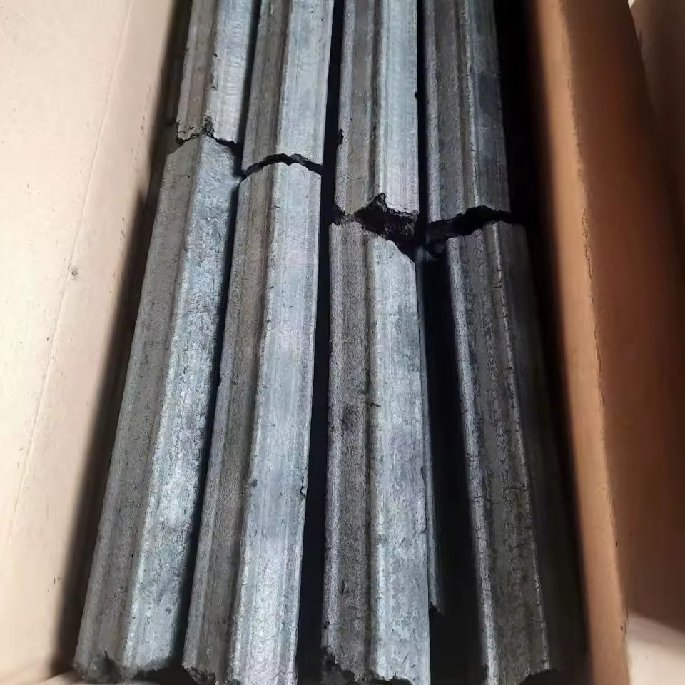 Wholesale 100% Natural Hard Wood Sawdust Charcoal Briquettes Machine-Made Hexagonal Fixed Carbon 80-90% Moisture Max 5% 4-6