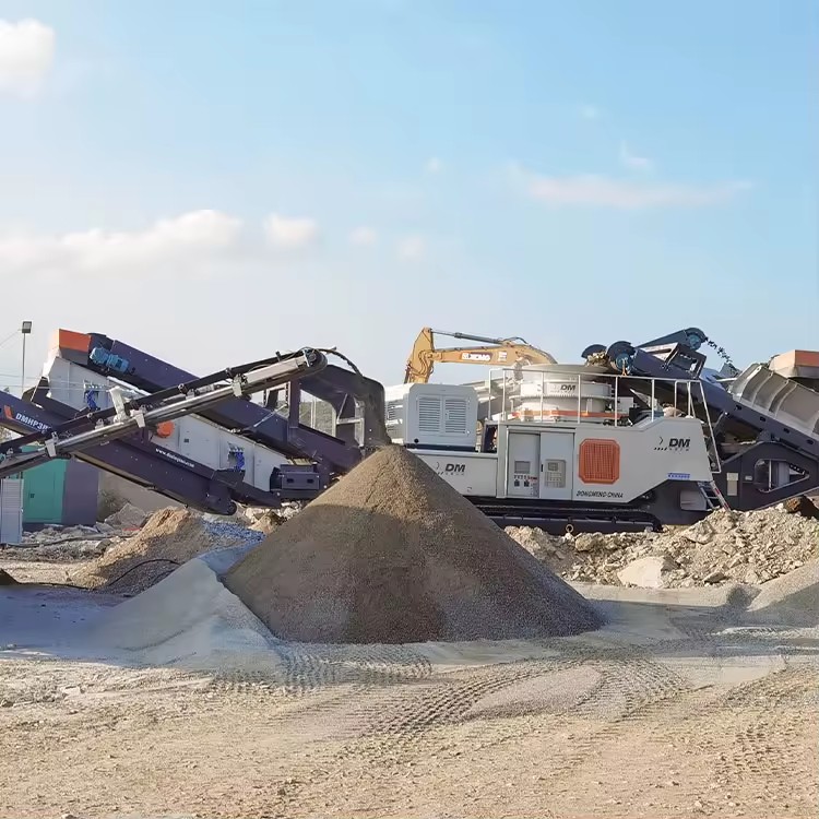 Track Mini Jaw Crusher AC Motor & Engine 80-350 Tons/Hr Capacity Mining Equipment