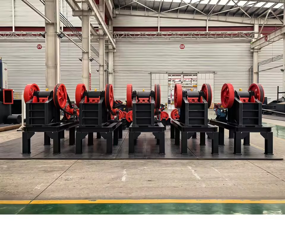 Movable Simple 10T/H Rock Crusher PE250*400 Diesel Jaw Crusher Best Choice for Mining Beginners and Without Electricity Zone