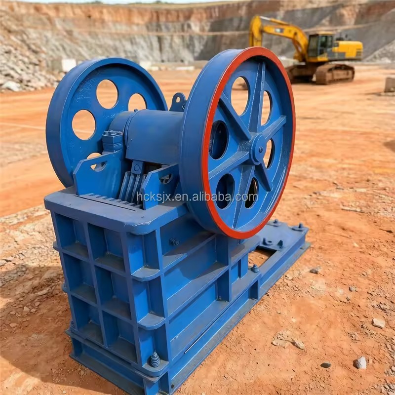 PE 220*350 Small-scale Granite Jaw Crusher for Home Use Engine-Driven 7.5KW AC Motor 2-5tph Capacity Construction Waste Stone