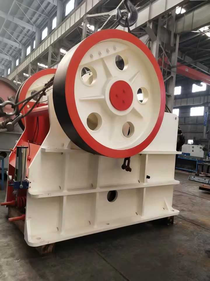 HD Series German Version Jaw Crusher with AC Motor & Gearbox for River Pebble/Granite Max.208t/h Capacity Long Service Life
