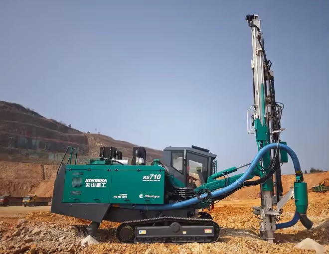 KS710 Diesel-Powered All-in-One Rotary Air Drill Crawler-Mounted Mining Drill Rig Large Diameter Blast Hole Capability Max.35m