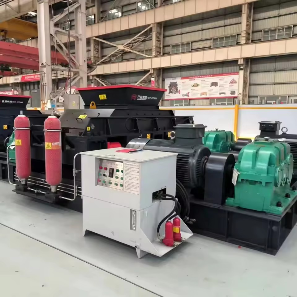 Top Quality Hydraulic Double Roller Fine Crusher Sand Making Machine for Quarry