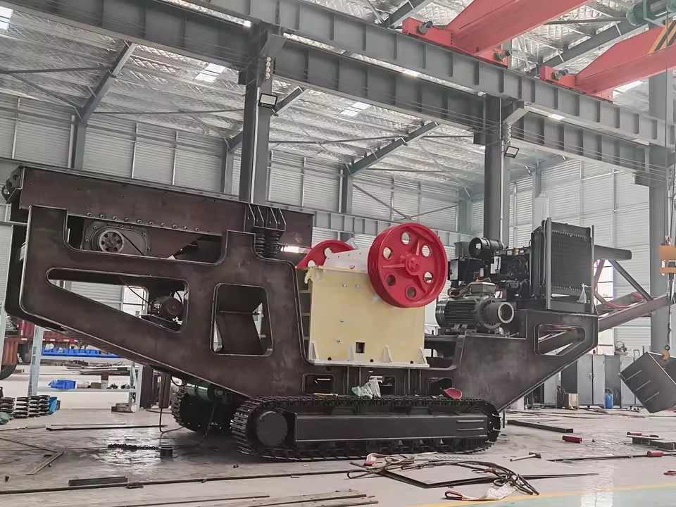 High Efficiency Industrial Stone Crusher Machine Portable Tracked