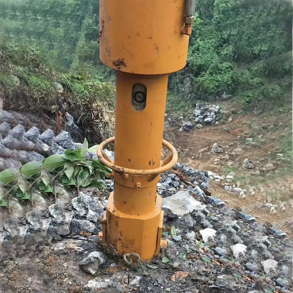 Excavator Mounted Rock Splitter for Quarry