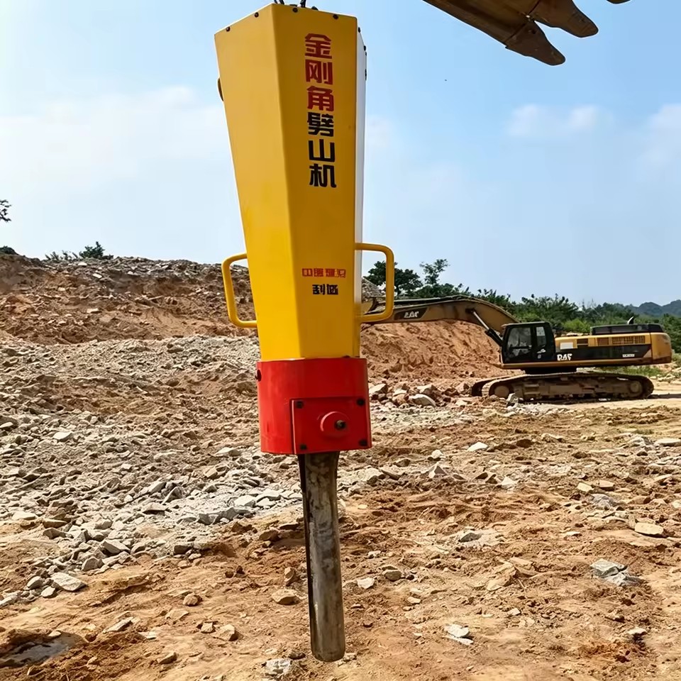 Large Wedge Hydraulic Rock Splitter HXGH for Excavator-Mounted Use with Motor Pump & Engine High Splitting Force 5000-8000TON