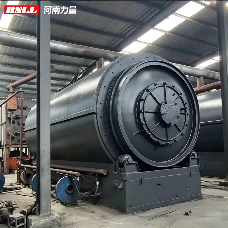 Eco Friendly Crushed Tires Petroleum Sludge Household Plastic Waste Into Fuel Oil Intermittent Tyre Pyrolysis Machine