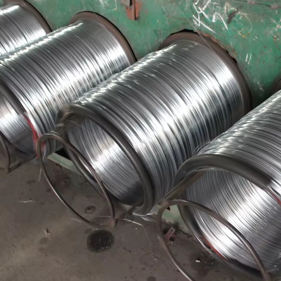 Factory Direct Farm Fence Wire High Tensile Strength 2mm 3.0mm Galvanized Iron Wire Production Line