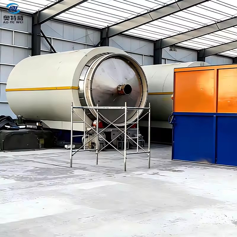 Tough Plastic Scrap Petroleum Oily Sludge Used Tires Convert Into Fuel Oil Waste Plastic Pyrolysis Machine