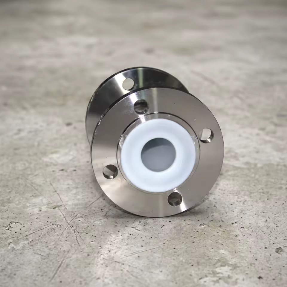 Industrial Grade Anti-Alkali PTFE Lined Painted Carbon Steel Pipe Flanged Joint Durable Chemical Processing Equipment