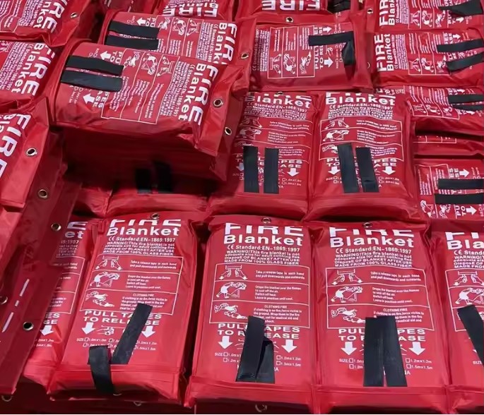 Emergency Fire Protection Fireproof Fiberglass Grass Fire Blanket Safety First Aid and Welding Blanket